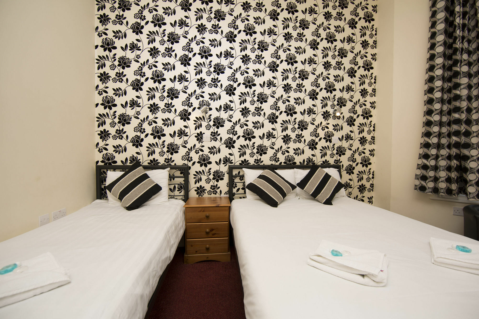 Royal London Hotel By Saba Exterior photo
